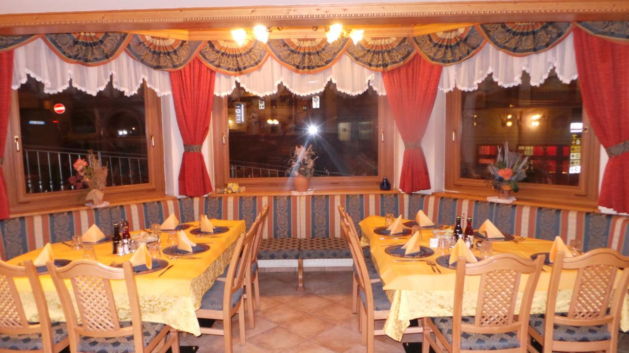 Hotel Pordoi - Fam Furgler Arabba Exteriör bild